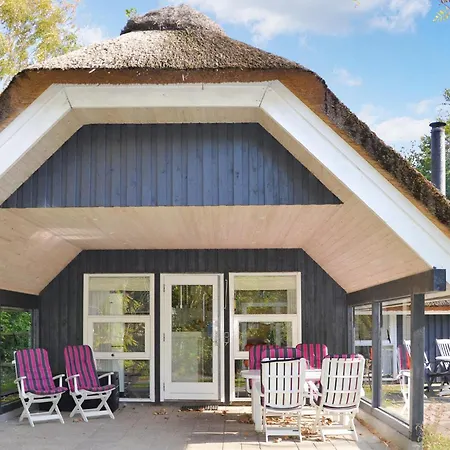 Three-Bedroom Holiday Home Gilleleje With A Fireplace 09 *