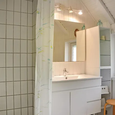Hébergement de vacances Three-Bedroom Holiday Home Gilleleje With A Fireplace 09 *