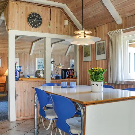 Hébergement de vacances Three-Bedroom Holiday Home Gilleleje With A Fireplace 09 *